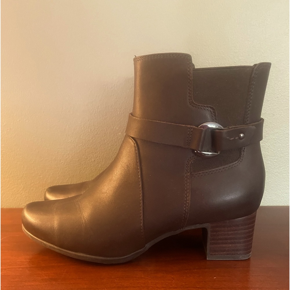 Clarks Damson brown leather bootie